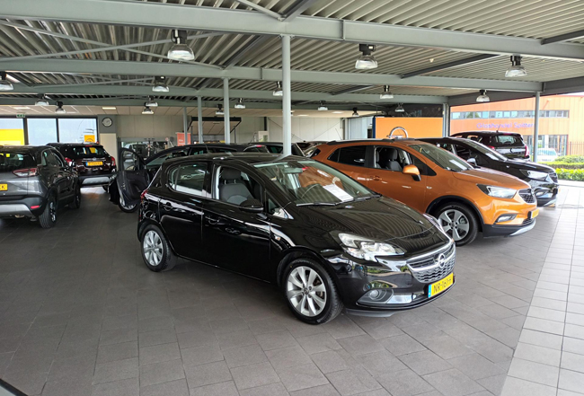 Showroom Opel modellen Graumans Opel Baarle Nassau