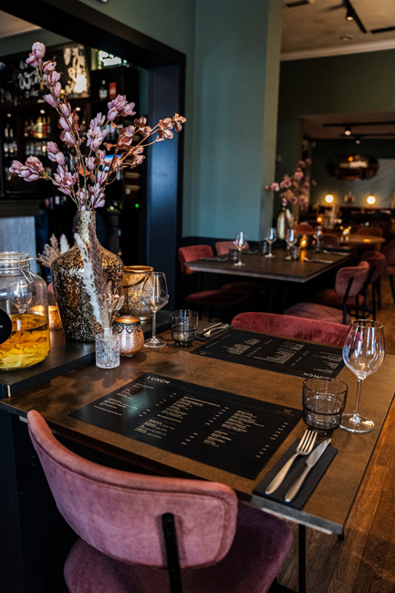 gezellig gedekte tafel mals oisterwijk