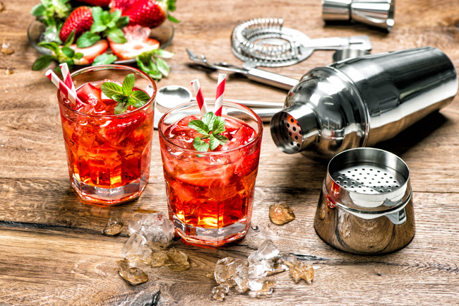 Verfrissende cocktails bij Strandpaviljoen FF Tijd in Hoek van Holland