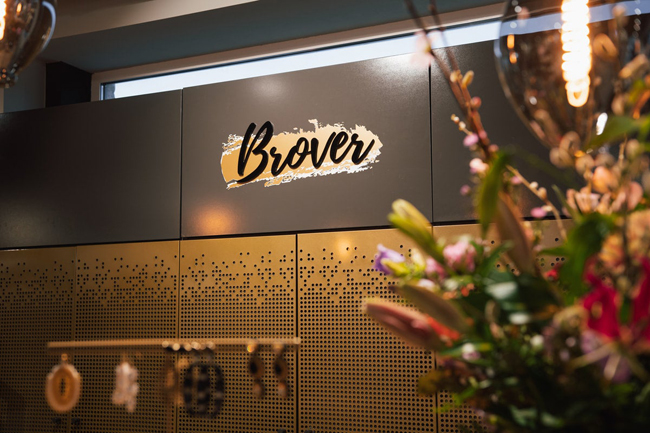 Interieur van Brover Fashion Breskens winkel