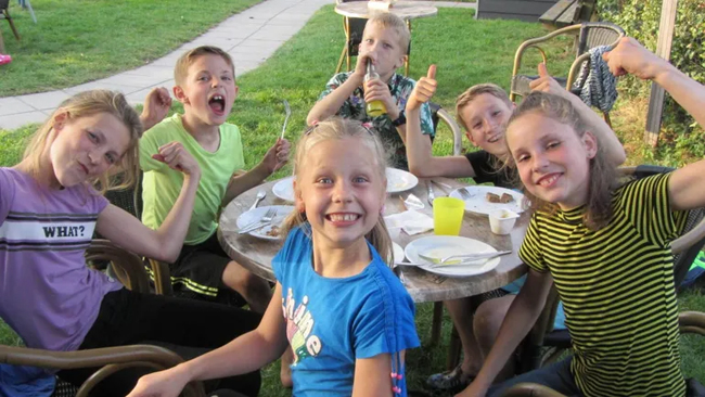 schoolreis groep kinderen speel en beleefboerderij de roosendaal