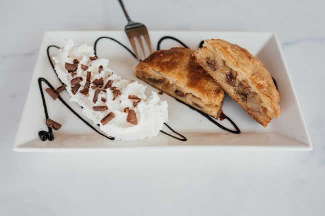 dessert appeltaart met slagroom het zeeuws appeltaartje